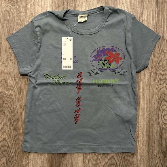 NWT Urban Outfitters Flower Market Baby Tee Light Blue Large - Picture 4 of 6